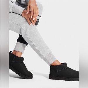 UGG Classic Ultra Mini Boots in Black Womens US size 9 No Box